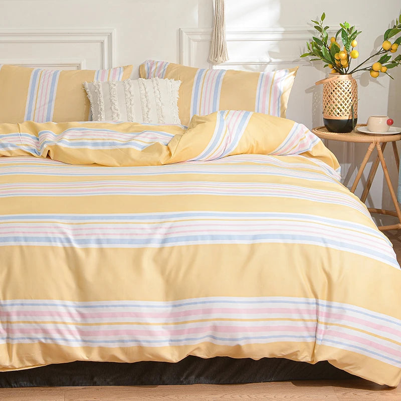Black and White Bedding Set for Double Bed